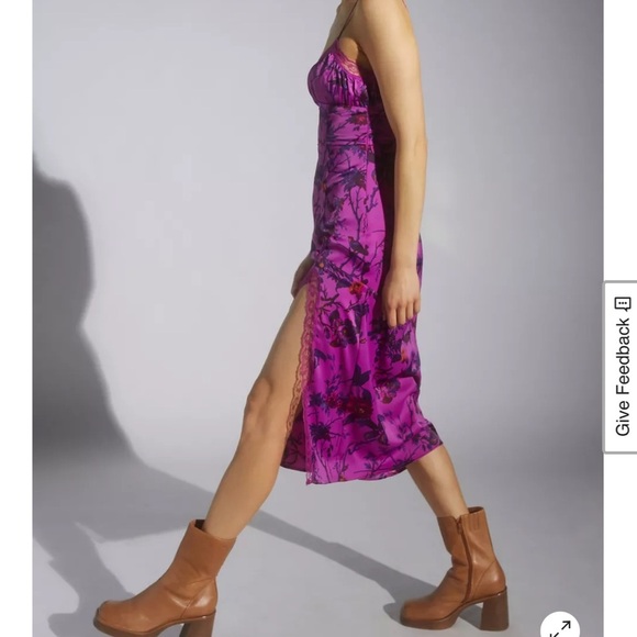 UO Audrey Lace Detail Midi Dress
See all Urban Outfitters Fuchsia Size Large - Picture 4 of 16